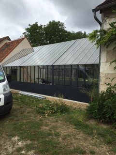 Verrière extérieure reliant deux habitations à FOUGÈRES SUR BIÈVRE