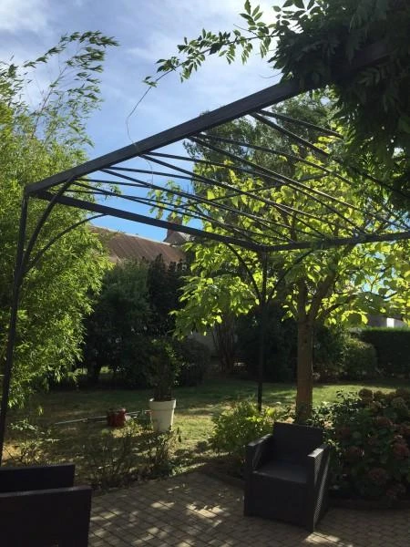Pergola-en-fer-forge