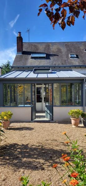 veranda-metallique-et-toit-en-zinc