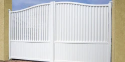 Où faire fabriquer un portail en aluminium style moderne  