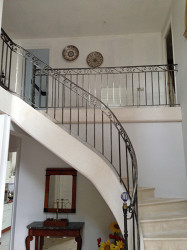 Quelles options pour des rampes d’escalier contemporaines à Blois ?